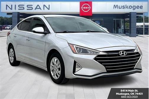 2019 Hyundai ELANTRA SE