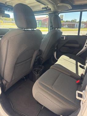 2024 Jeep Wrangler 4-Door Sahara 4x4