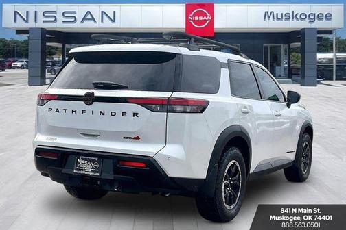 Everest White Pearl Tricoat 2026 Nissan Pathfinder Rock Creek
