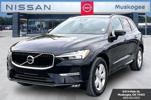 2022 Volvo XC60 B5 Momentum
