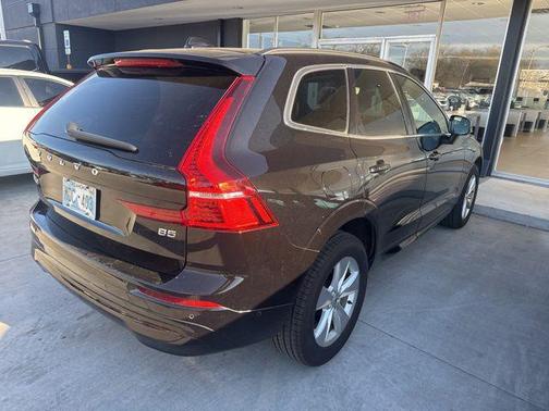 2022 Volvo XC60 B5 Momentum