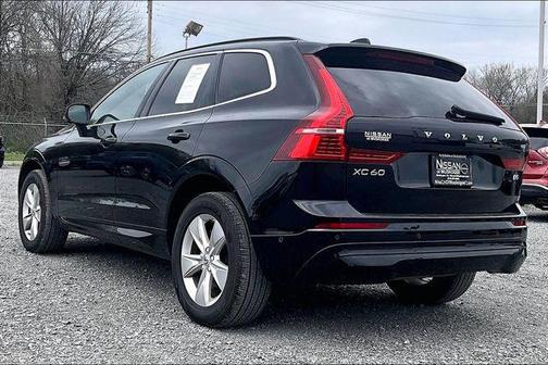 2022 Volvo XC60 B5 Momentum