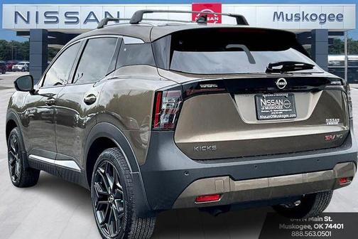 2026 Nissan Kicks SR