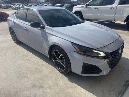 2023 Nissan Altima SR FWD