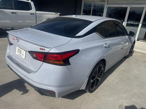 2023 Nissan Altima SR FWD