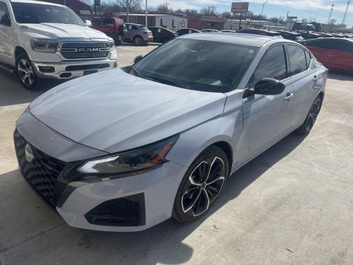 2023 Nissan Altima SR FWD