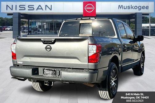 2021 Nissan Titan SV