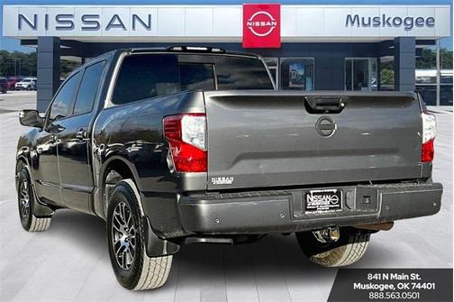 2021 Nissan Titan SV