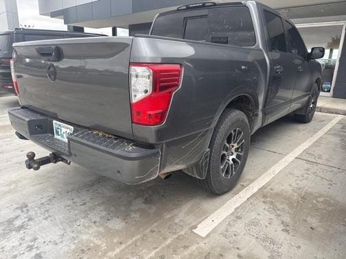 2021 Nissan Titan SV