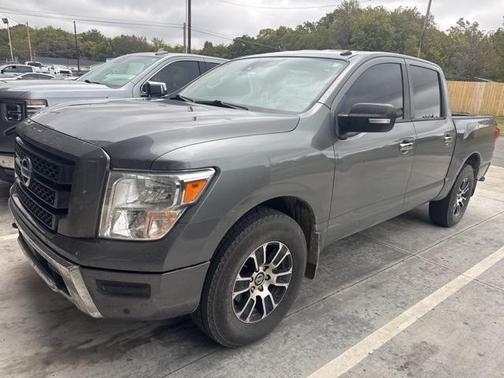 2021 Nissan Titan SV