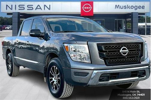2021 Nissan Titan SV