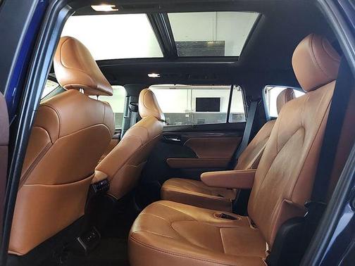 2021 Toyota Highlander Platinum