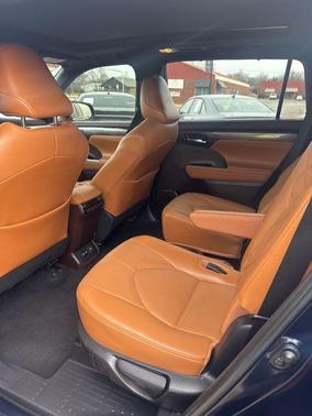 2021 Toyota Highlander Platinum