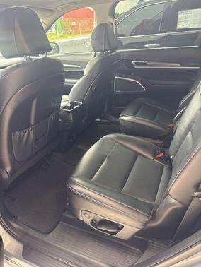 Everlasting Silver 2022 Kia Telluride S