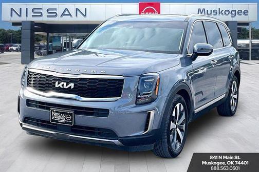 Everlasting Silver 2022 Kia Telluride S