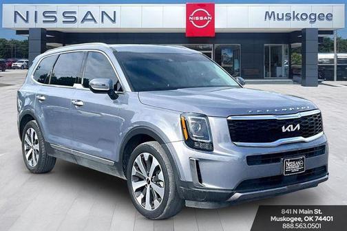 Everlasting Silver 2022 Kia Telluride S