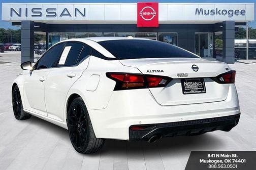 2021 Nissan Altima SR FWD