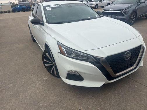 2021 Nissan Altima SR FWD