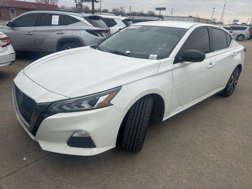 2021 Nissan Altima SR FWD