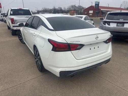 2021 Nissan Altima SR FWD