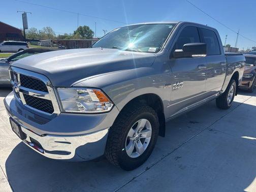 2019 RAM 1500 SLT