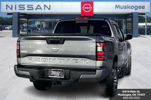 2025 Nissan Frontier SV