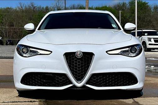 Alfa White 2019 Alfa Romeo Giulia Sport