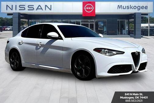 Alfa White 2019 Alfa Romeo Giulia Sport