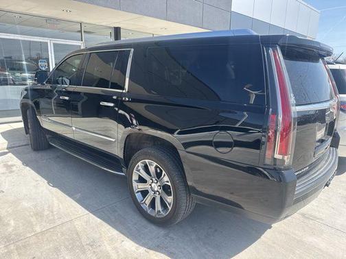 2018 Cadillac Escalade ESV Luxury