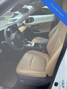 Wind Chill Pearl 2024 Toyota RAV4 XLE Premium