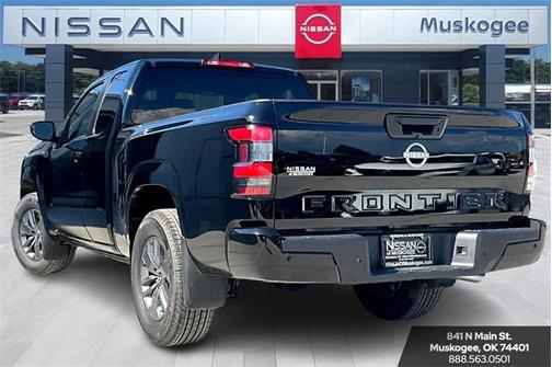 2025 Nissan Frontier SV