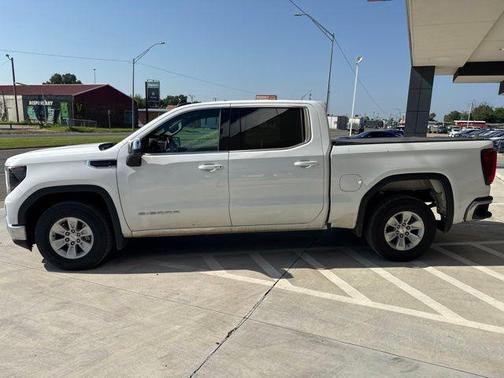 Summit White 2024 GMC Sierra 1500 SLE