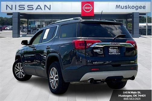2017 GMC Acadia SLE-2