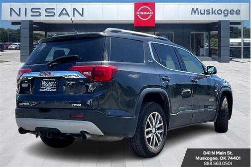 2017 GMC Acadia SLE-2
