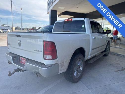 Bright White Clearcoat 2016 RAM 1500 Big Horn