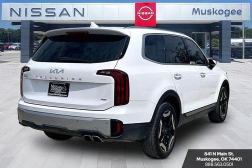 Glacial White Pearl 2024 Kia Telluride S