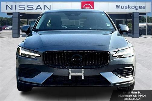 2020 Volvo S60 T6 Momentum