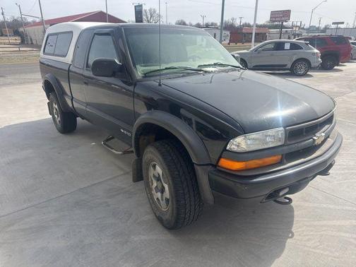 2001 Chevrolet S-10 Base