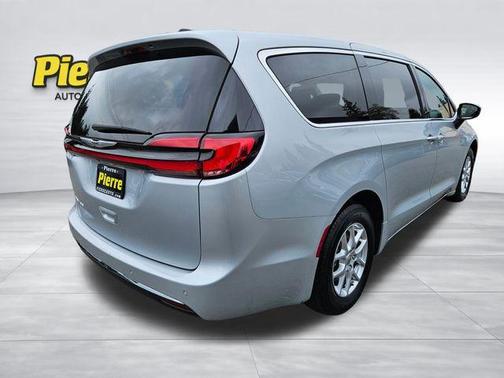 Silver Mist Clearcoat 2023 Chrysler Pacifica Touring-L