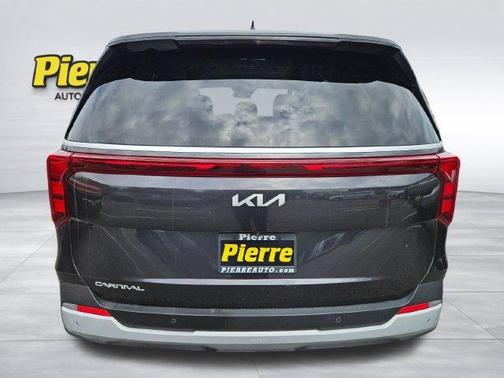 Metal 2025 Kia Carnival LXS