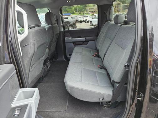 Agate Black Metallic 2025 Ford F-150 XLT