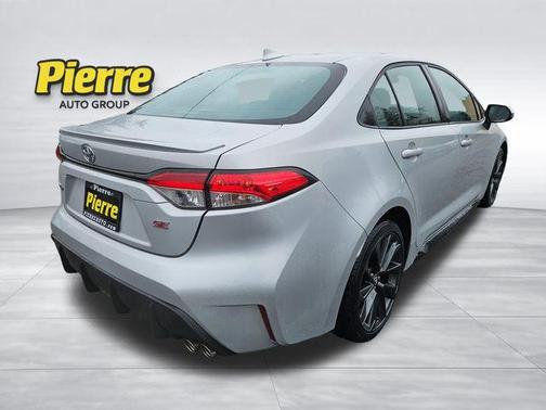 Classic Silver Metallic 2024 Toyota Corolla SE