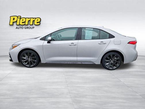 Classic Silver Metallic 2024 Toyota Corolla SE