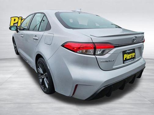 Classic Silver Metallic 2024 Toyota Corolla SE