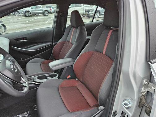 Classic Silver Metallic 2024 Toyota Corolla SE