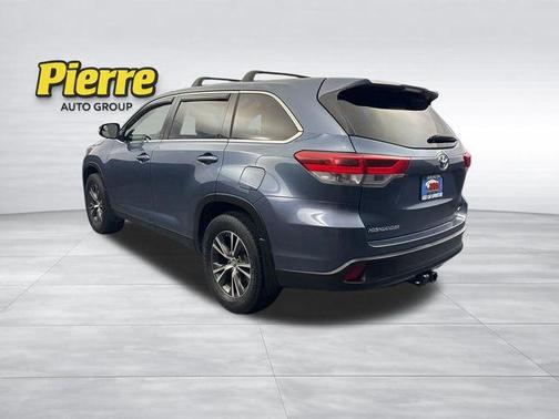 Shoreline Mist 2019 Toyota Highlander LE