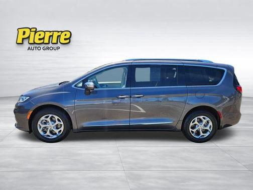 Crystal Metallic 2021 Chrysler Pacifica Limited
