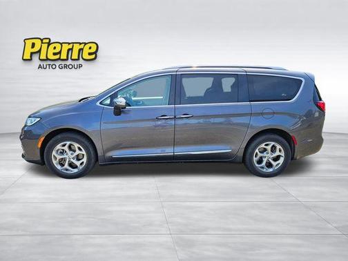 Crystal Metallic 2021 Chrysler Pacifica Limited