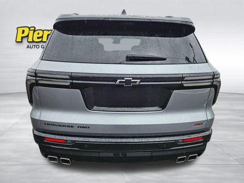 Sterling Gray Metallic 2024 Chevrolet Traverse RS