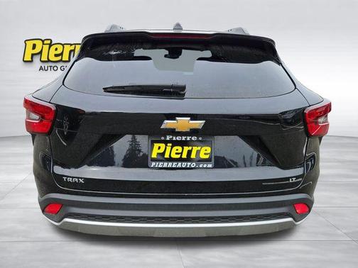 Black Metallic 2025 Chevrolet Trax LT